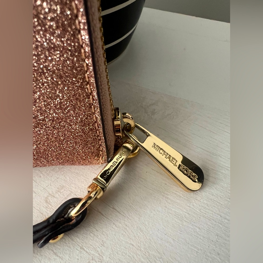 Michael Kors Rose Gold Glitter Wallet/Wristlet - Picture 5 of 9